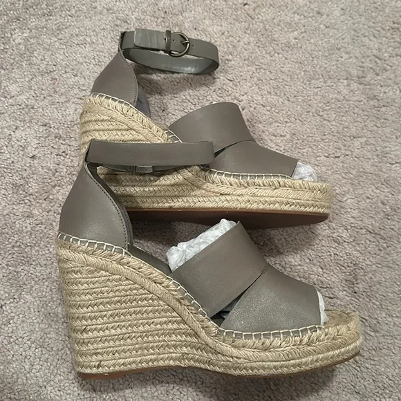 ✨New✨ Treasure & Bond Sannibel Platform Wedge Sandal - Picture 6 of 9